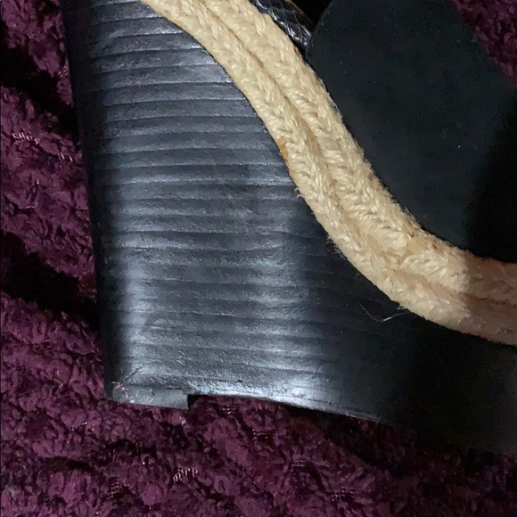 Mark + James Badgley Mischka Wedges Size 8.5 EUC - Picture 3 of 3